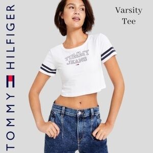 TOMMY JEANS Varsity Style Cropped Logo T-Shirt NWT/XL